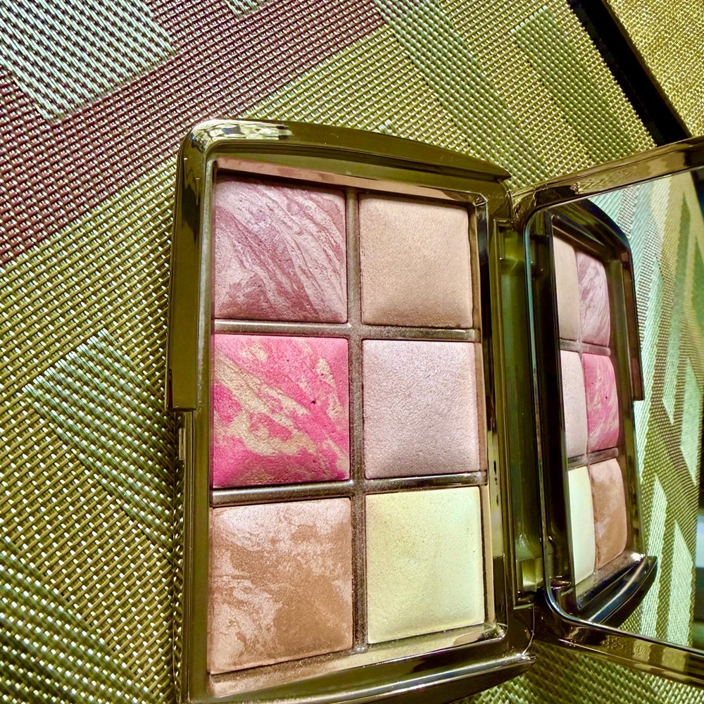 Ambient Lighting Edit Face Palette - Picture 2 of 4